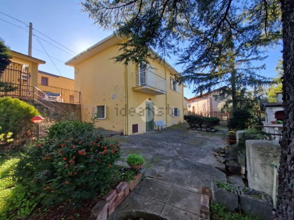 casa indipendente in vendita ad Acri in zona Corneto