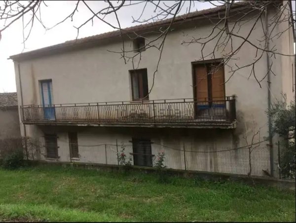 casa indipendente in vendita ad Acri in zona Duglia