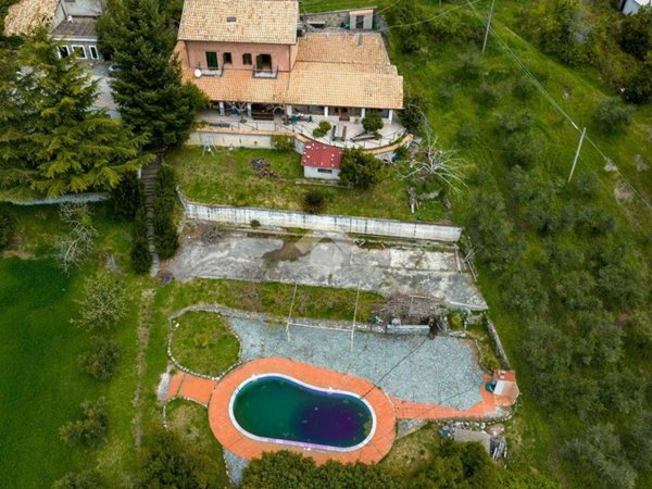 casa indipendente in vendita ad Aiello Calabro