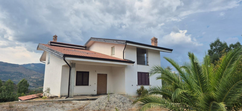 casa indipendente in vendita ad Altomonte