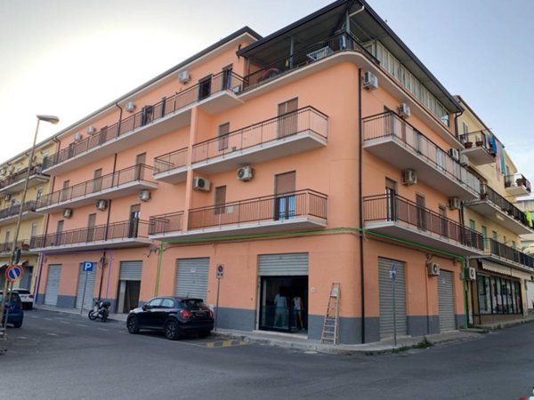 locale di sgombero in vendita ad Amantea