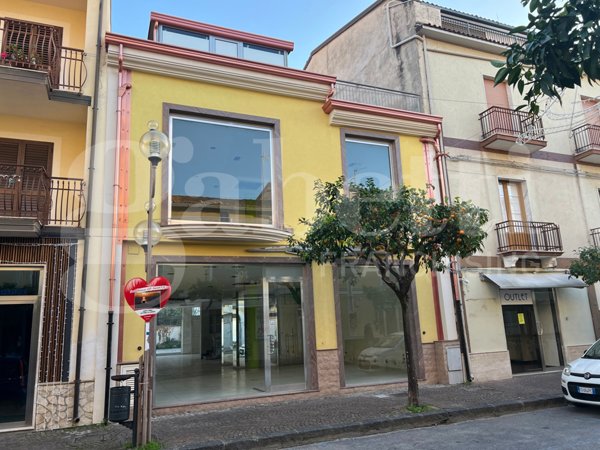 negozio in vendita ad Amantea