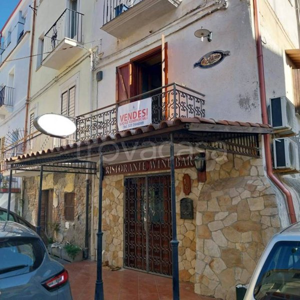 trivano in vendita ad Amantea