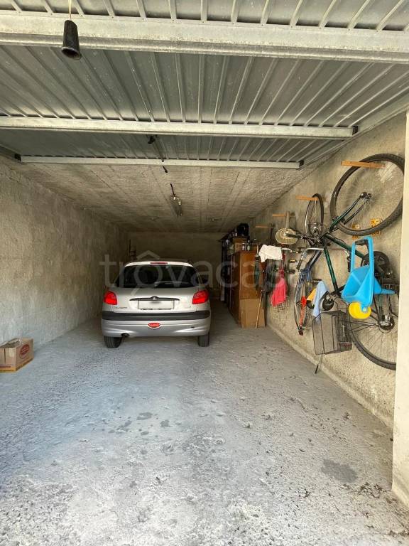 locale di sgombero in vendita ad Amantea