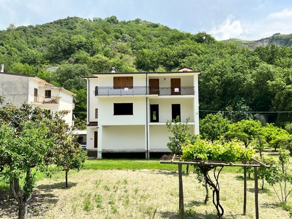 casa indipendente in vendita ad Amantea
