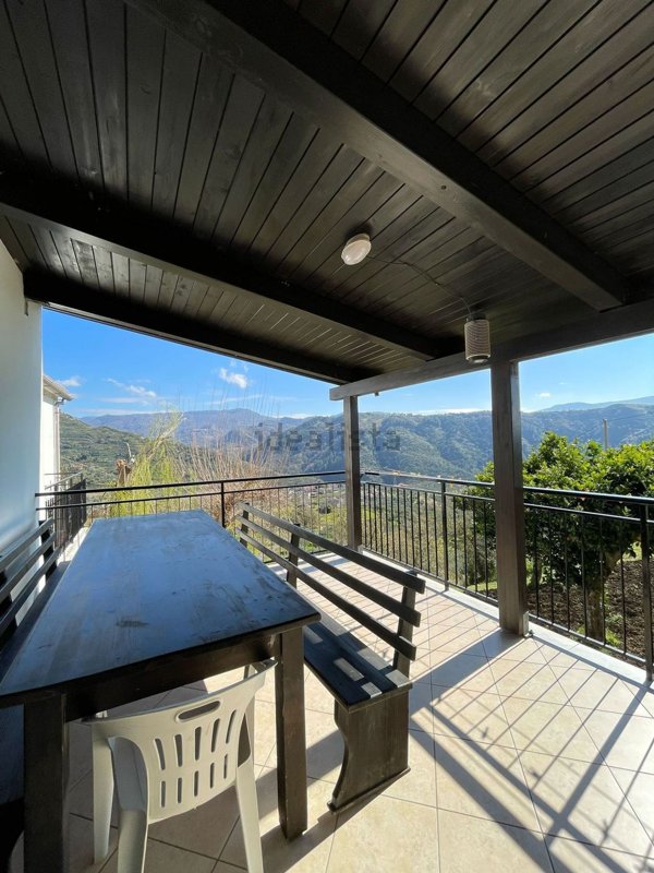 casa indipendente in vendita ad Amantea