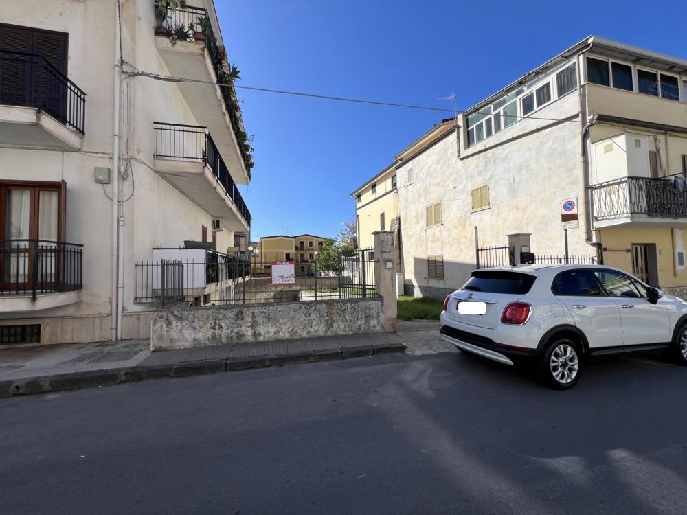 locale di sgombero in vendita ad Amantea