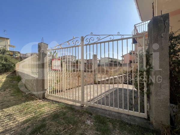 locale di sgombero in vendita ad Amantea