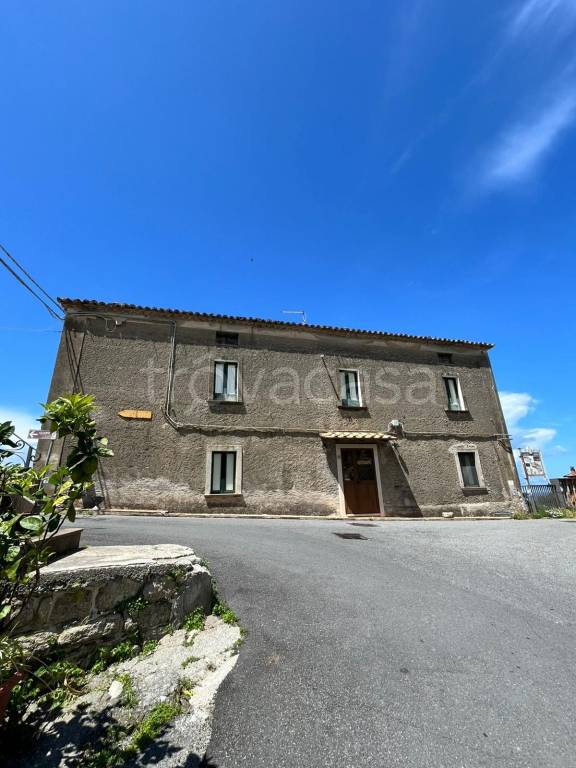 casa indipendente in vendita ad Amantea