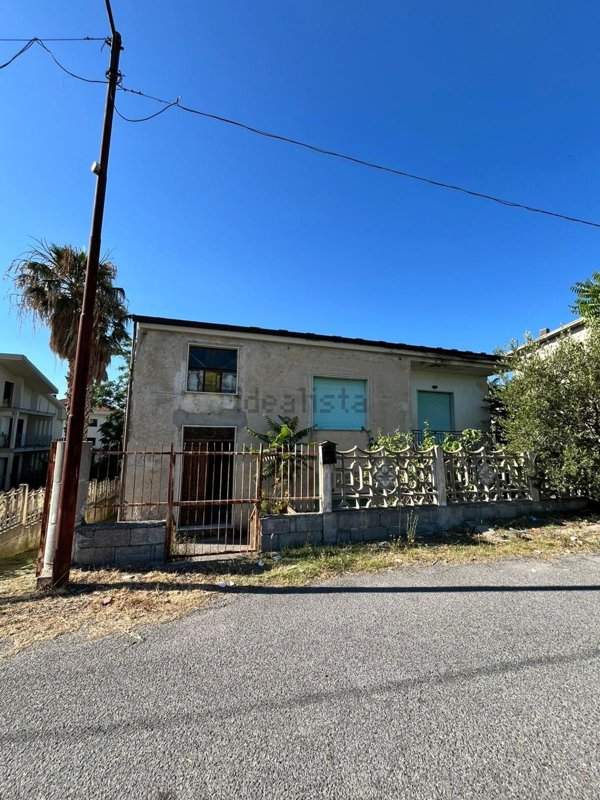 casa indipendente in vendita ad Amantea