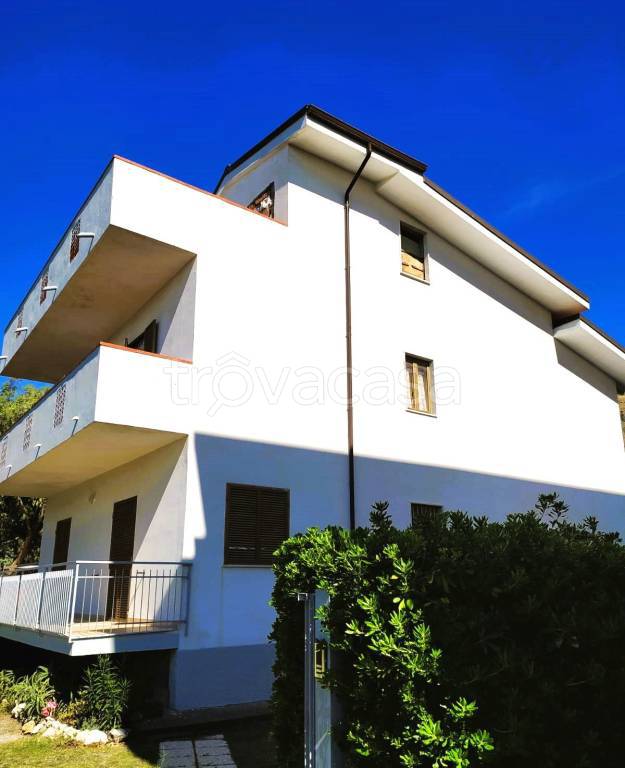 casa indipendente in vendita ad Amantea