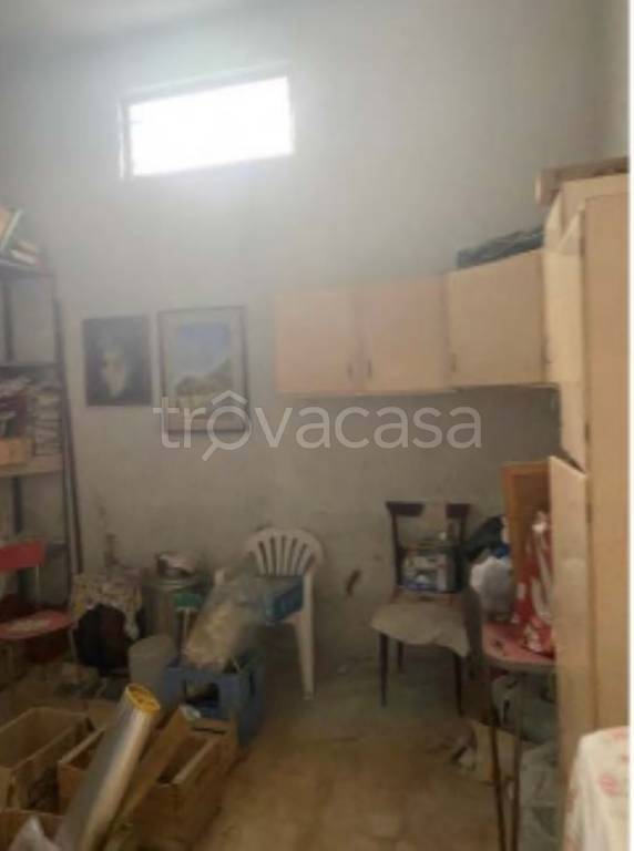 locale di sgombero in vendita ad Amantea