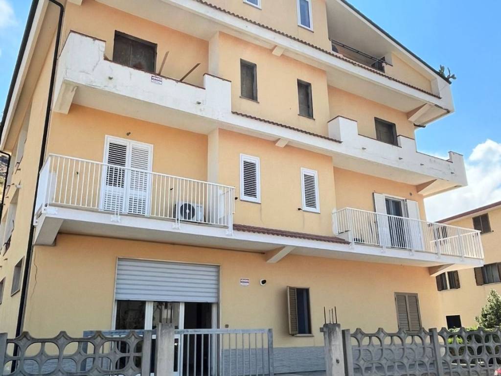 appartamento in vendita ad Amantea in zona Coreca
