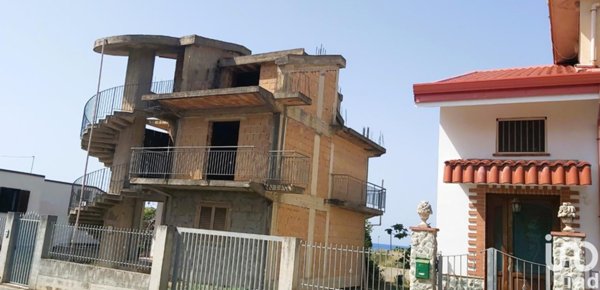 casa indipendente in vendita ad Amantea