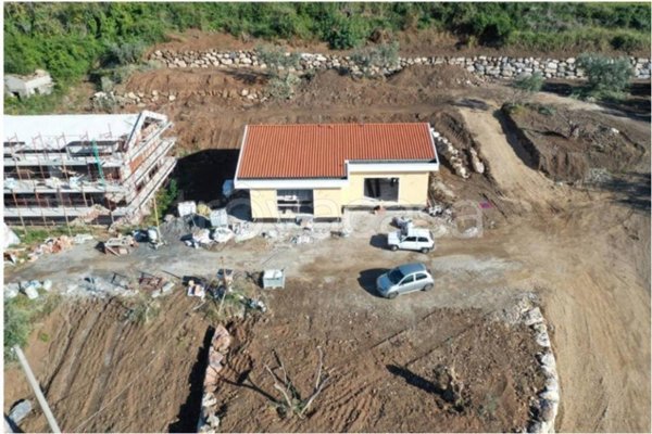 casa indipendente in vendita ad Amantea