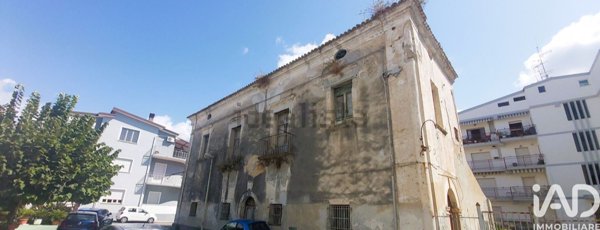 casa indipendente in vendita ad Amantea