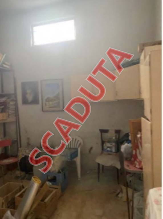 locale di sgombero in vendita ad Amantea