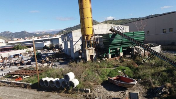 capannone in vendita ad Amantea