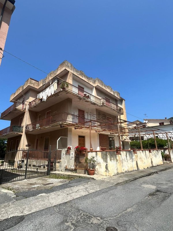 casa indipendente in vendita ad Amantea in zona Coreca