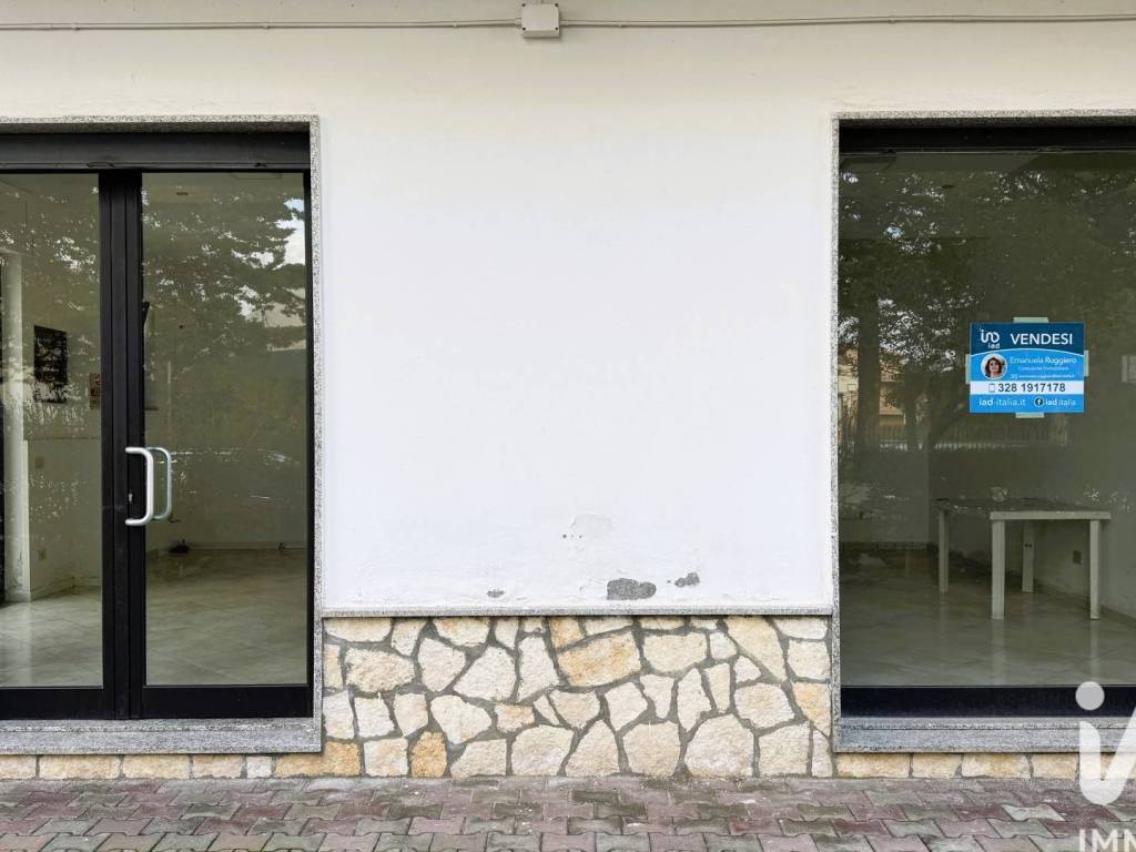 negozio in vendita ad Amantea in zona Campora San Giovanni