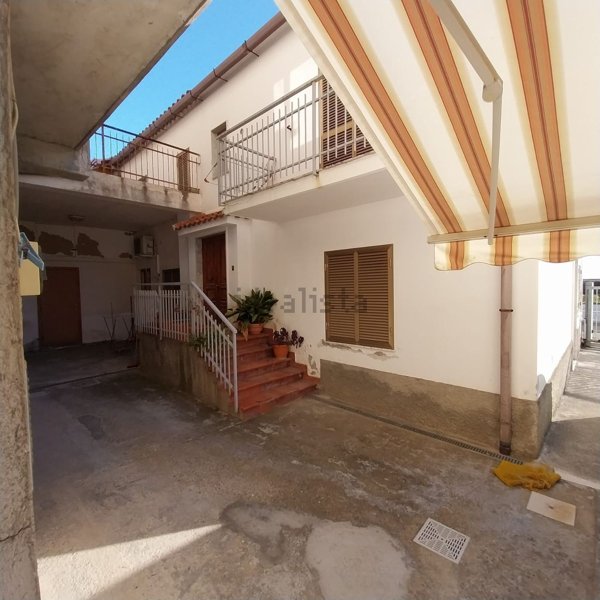 appartamento in vendita ad Amantea in zona Coreca