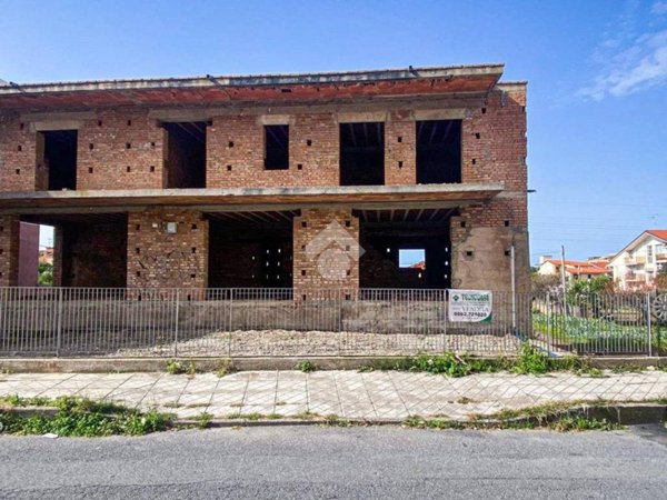 casa indipendente in vendita ad Amantea