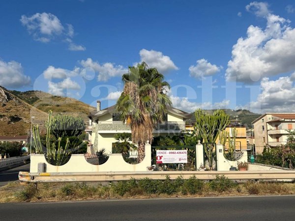 casa indipendente in vendita ad Amantea