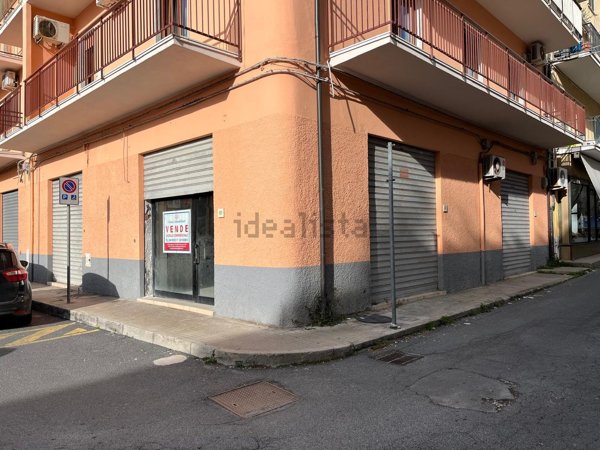 locale commerciale in vendita ad Amantea