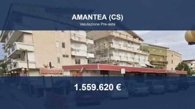 locale commerciale in vendita ad Amantea