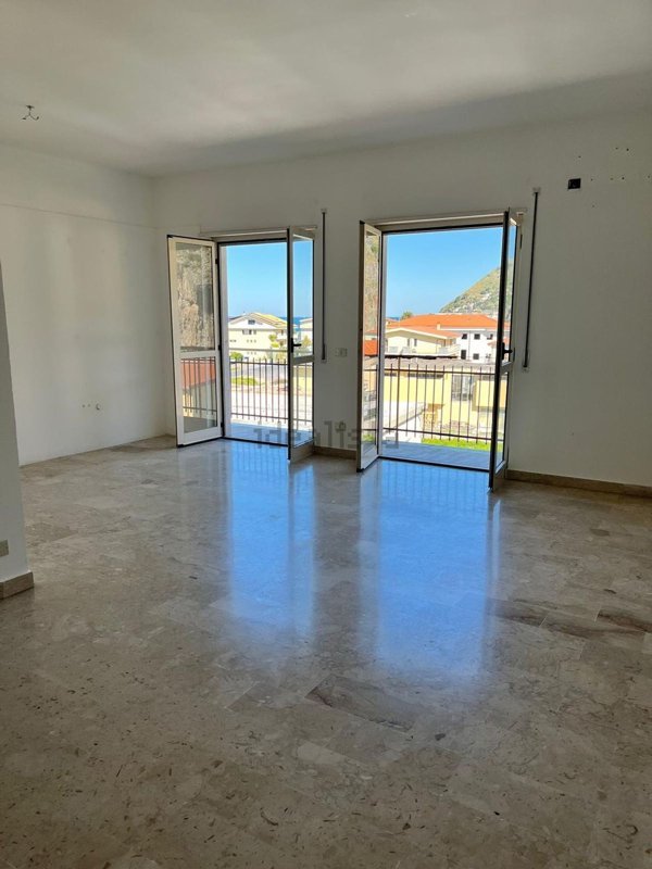 appartamento in vendita ad Amantea in zona Coreca