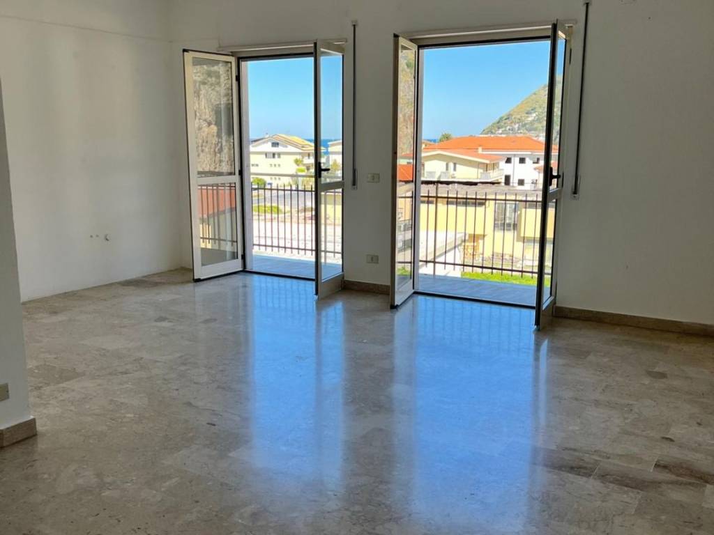 appartamento in vendita ad Amantea in zona Coreca