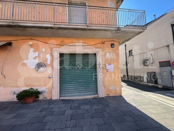 negozio in vendita ad Amantea in zona Campora San Giovanni