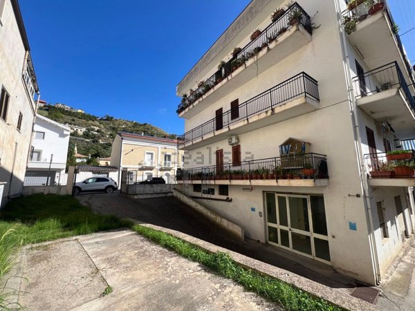locale di sgombero in vendita ad Amantea in zona Acquicella