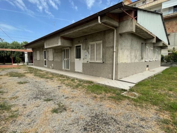 casa indipendente in vendita ad Amantea