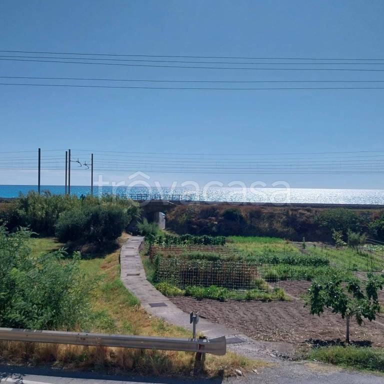 appartamento in vendita ad Amantea in zona Coreca