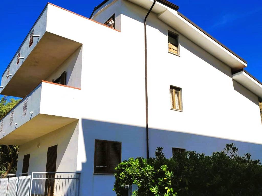 casa indipendente in vendita ad Amantea in zona Acquicella