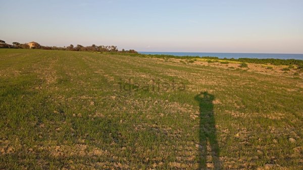 terreno edificabile in vendita ad Amendolara in zona Marina di Amendolara