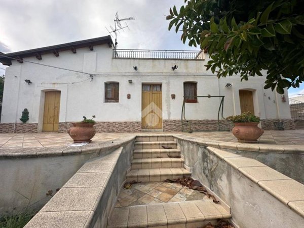 casa indipendente in vendita ad Amendolara in zona Marina di Amendolara