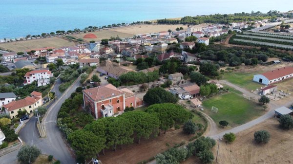casa indipendente in vendita ad Amendolara in zona Marina di Amendolara