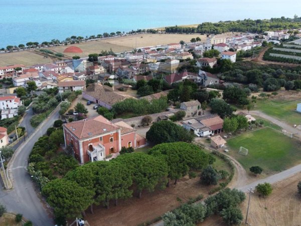 casa indipendente in vendita ad Amendolara in zona Marina di Amendolara