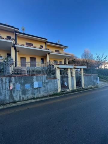 casa indipendente in vendita ad Aprigliano in zona San Nicola