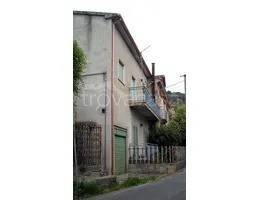casa indipendente in vendita ad Aprigliano in zona Vico