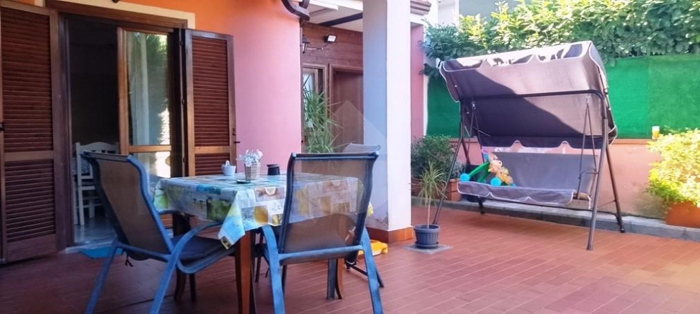 casa indipendente in vendita ad Aprigliano in zona Corte