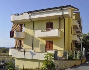 ufficio in vendita a Belmonte Calabro in zona Marina