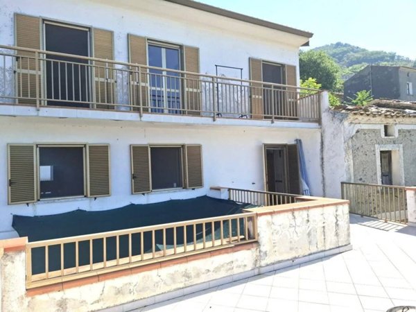 casa indipendente in vendita a Belmonte Calabro in zona Marina