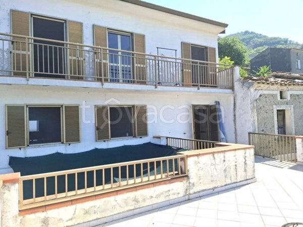 casa indipendente in vendita a Belmonte Calabro in zona Marina