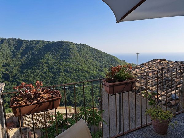 pentavano in vendita a Belmonte Calabro in zona Santa Barbara