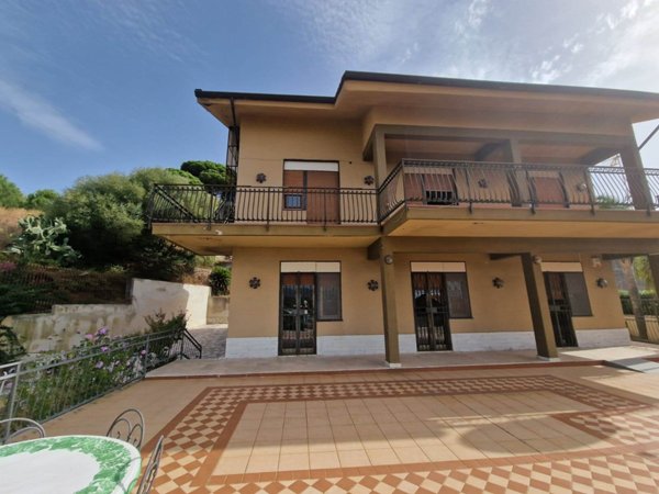 casa indipendente in vendita a Belmonte Calabro in zona Annunziata