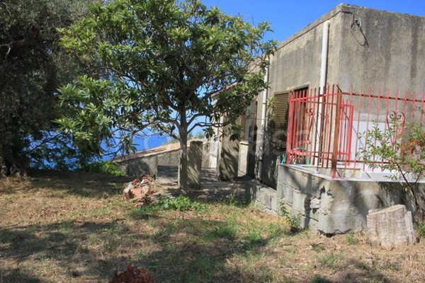casa indipendente in vendita a Belvedere Marittimo