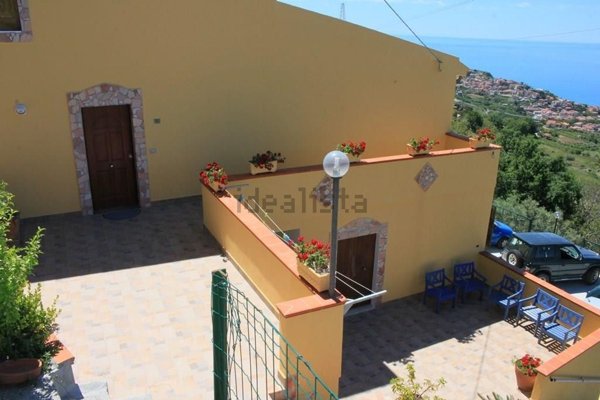 casa indipendente in vendita a Belvedere Marittimo
